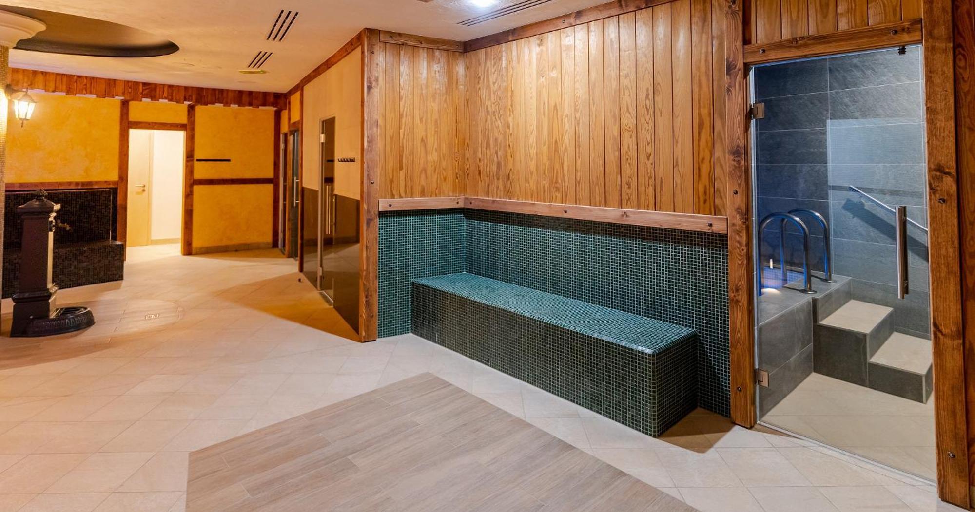 Spa & Wellness Hotel Fitak**** Liptovský Ján Exterior foto